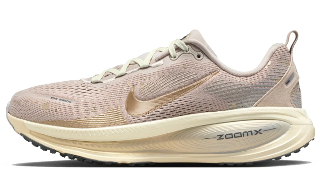 Nike Vomero 18 SE Cream II/Metallic Gold Grain