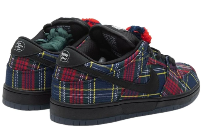 Nardwuar x Nike SB Dunk Low Tartan II1493-600
