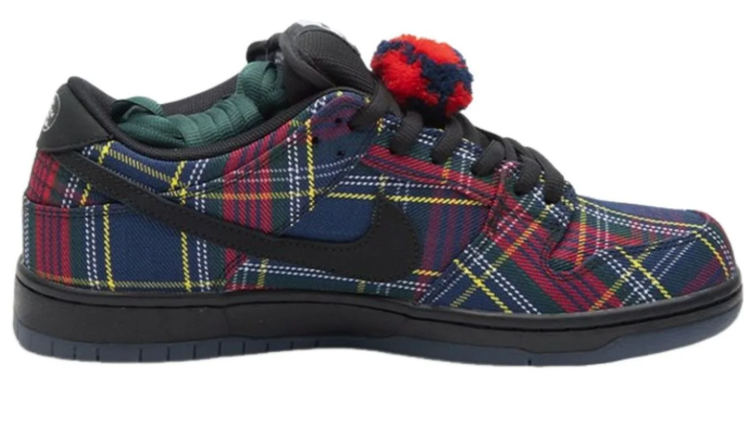 Nardwuar x Nike SB Dunk Low Tartan II1493-600
