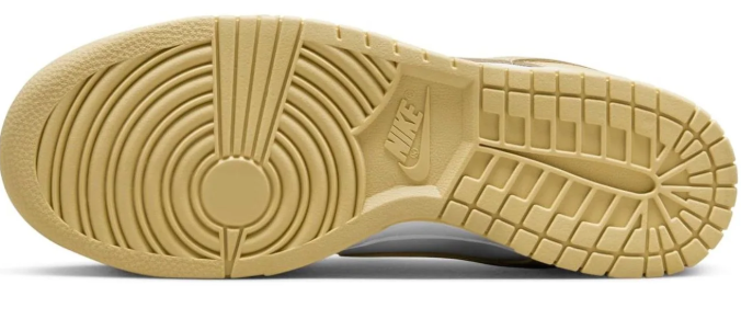 Nike Dunk Low Sneakers, Team Gold, DV0833-100