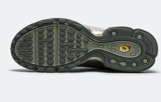 Nike Air Max Plus VII "Smokey Grey / Metallic Silver / Iron Grey"
